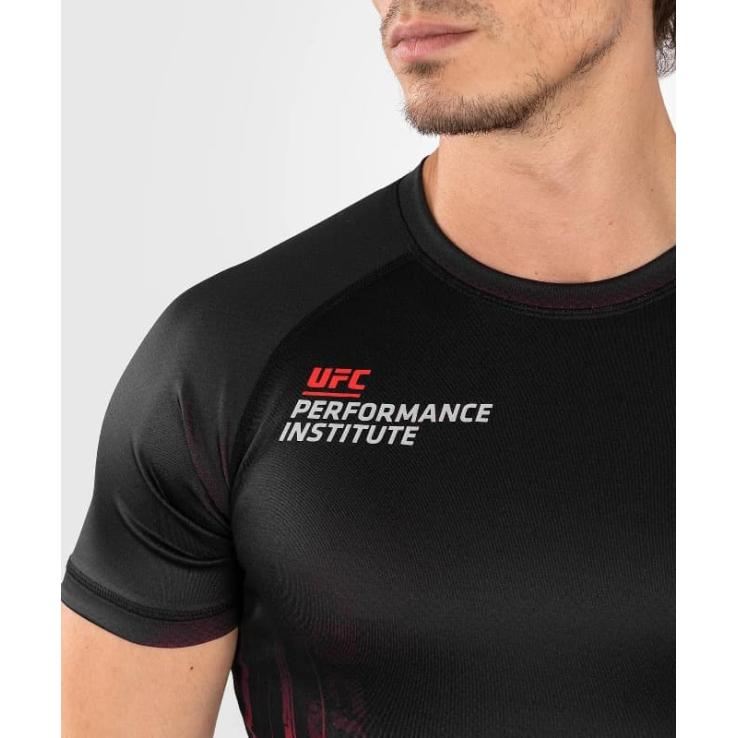 Venum UFC Performance Institute 2.0 Kurzarm-Rashguard schwarz / rot
